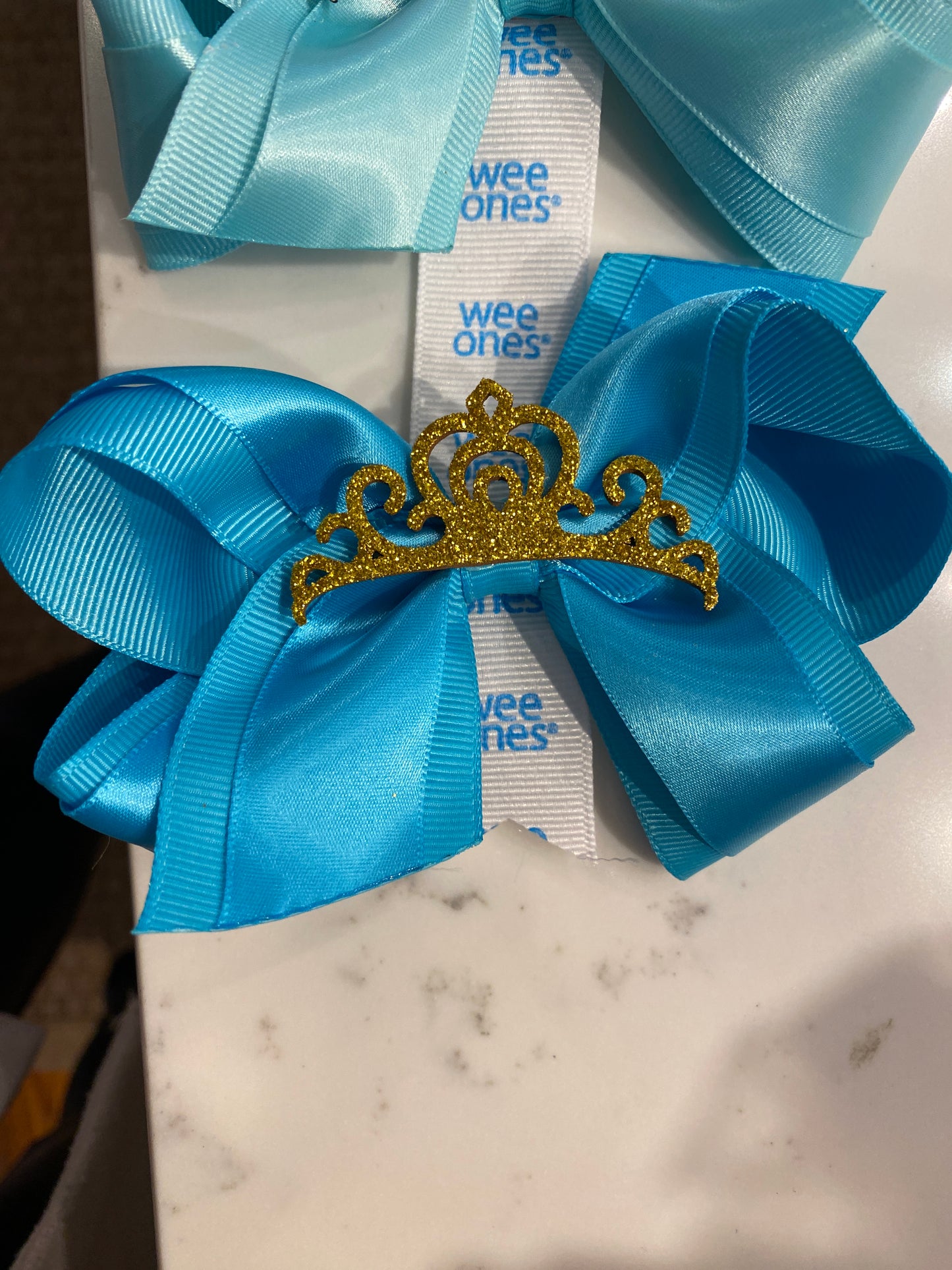Medium Overlay Crown Bow