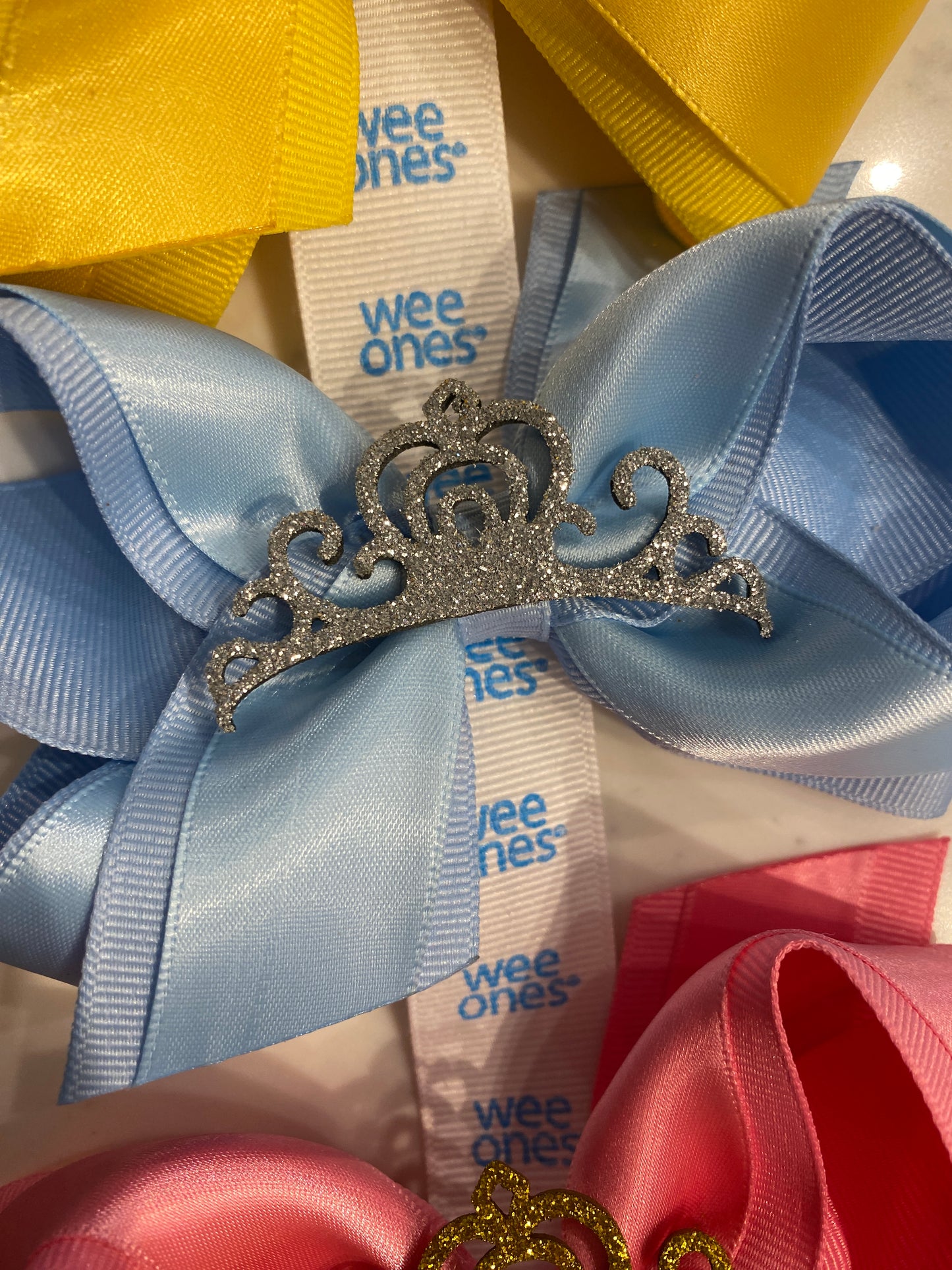 Medium Overlay Crown Bow